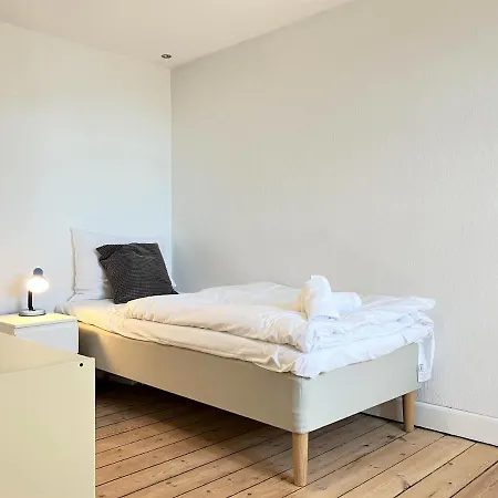 Appartement Four Bedroom In Esbjerg, Kirkegade 12 *