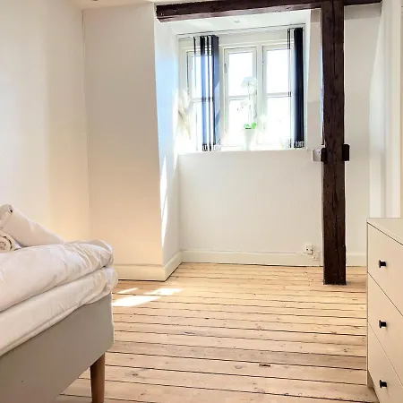 Appartement Four Bedroom In Esbjerg, Kirkegade 12