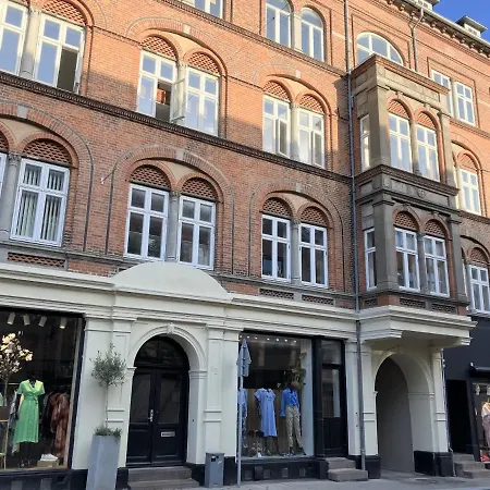 Four Bedroom In Esbjerg, Kirkegade 12 *