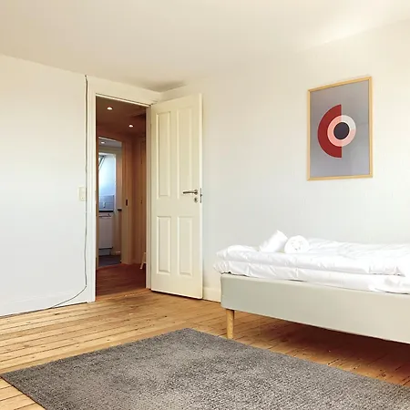 Four Bedroom In Esbjerg, Kirkegade 12 Appartement